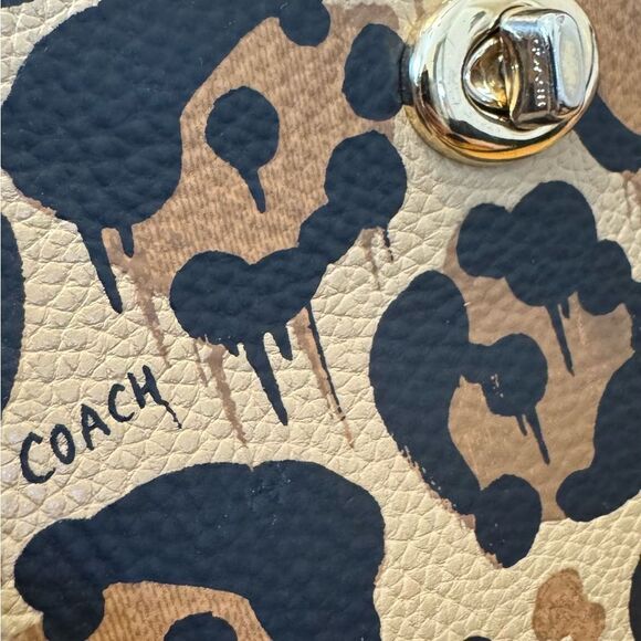 RARE Coach Wild Beast Leopard Turnlock Tote Shoulder Bag - Picture 4 of 16